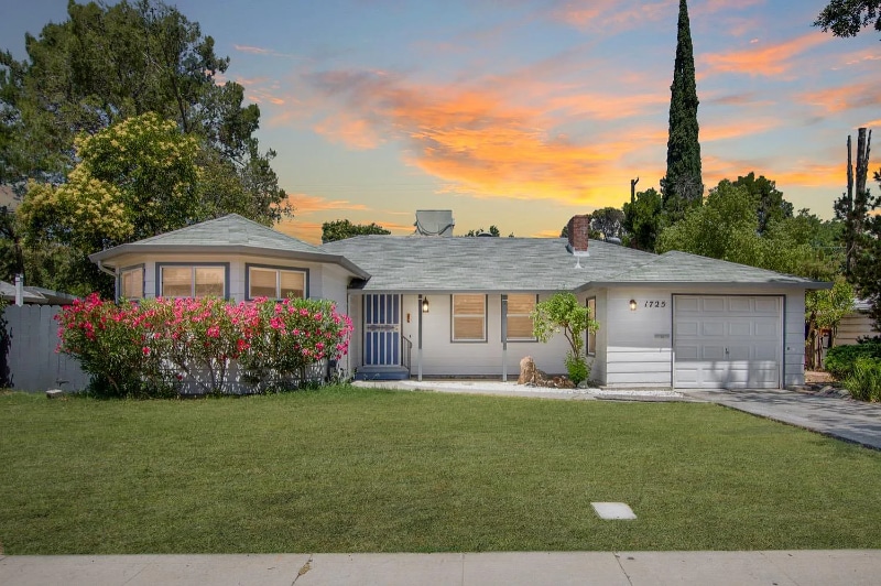 Primary Photo - 1725 W Mendocino Ave