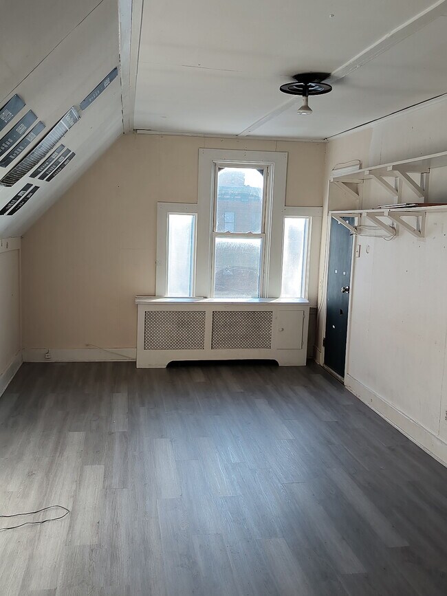 Building Photo - 155 Western Ave