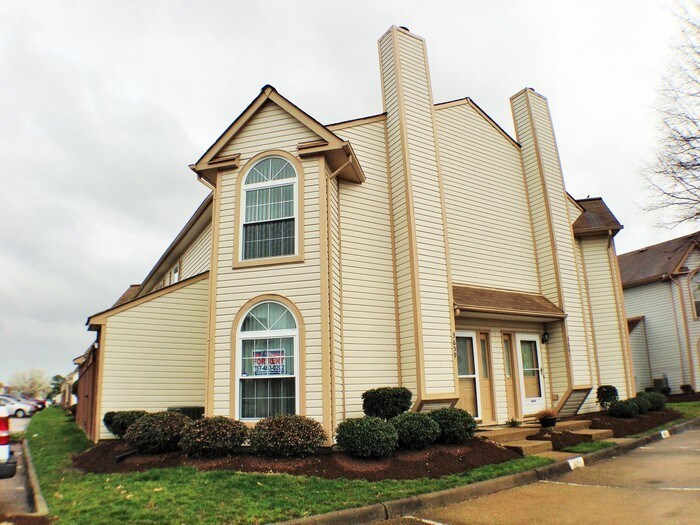 Foto principal - SPACIOUS CONDO W/ 2 FULL MASTER BEDROOM!