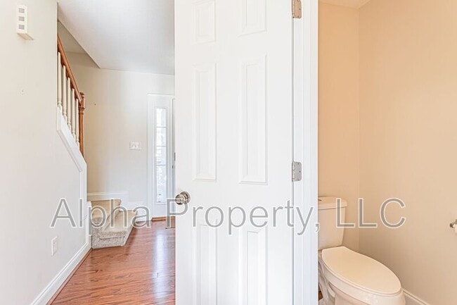 Building Photo - 6 Olivine Way