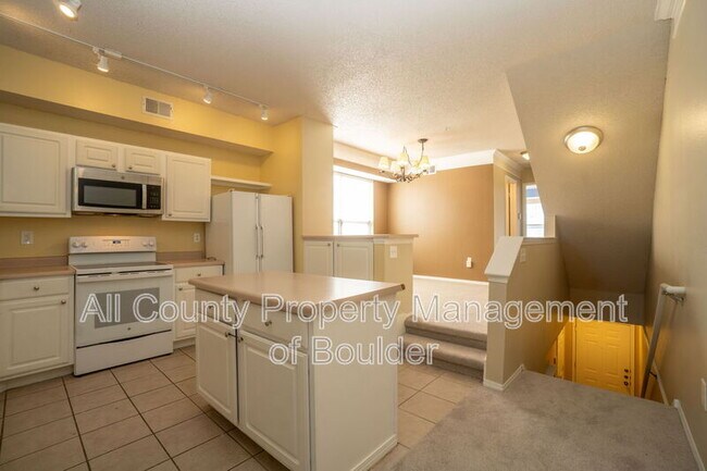 Building Photo - 2049 Eagle Ave