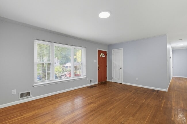 Building Photo - 7910 Beechnut Rd