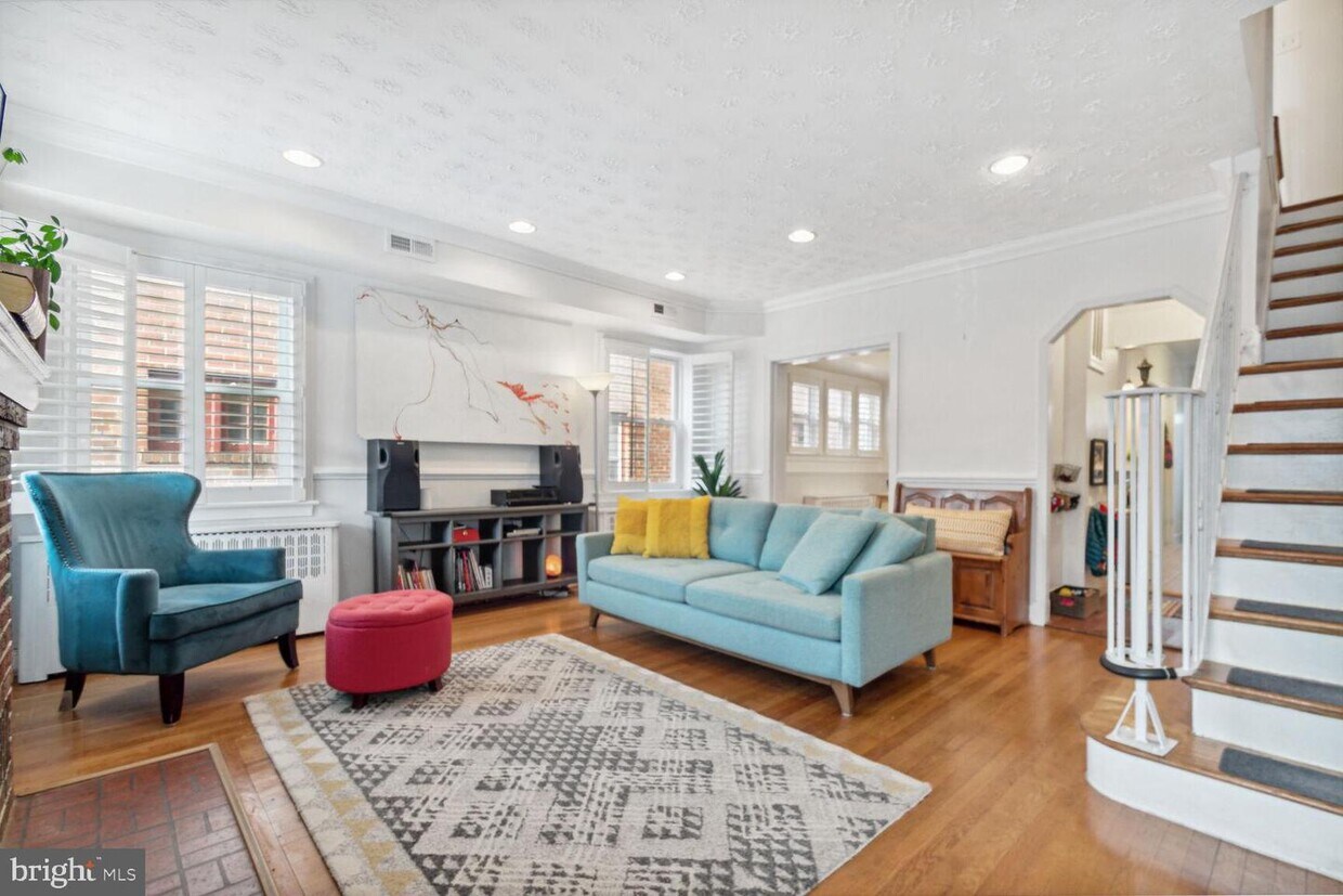 Primary Photo - 1329 Sheridan St NW