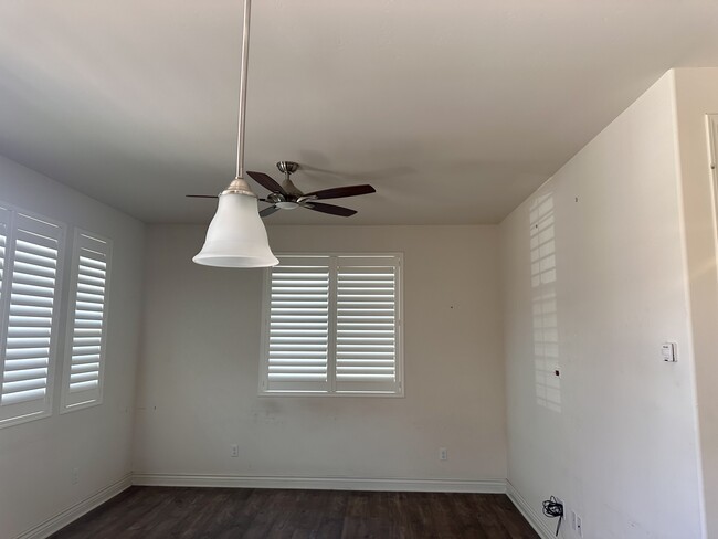 Living area - 1866 Vista del Sol