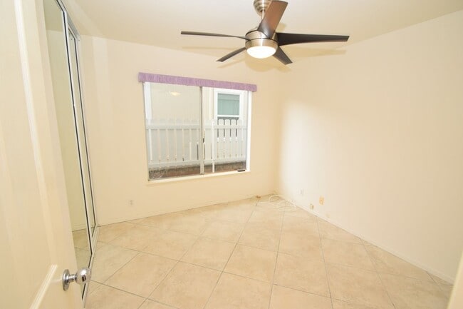 Foto del edificio - 113A28 - 98-2009 Kaahumanu Street, Apt. F