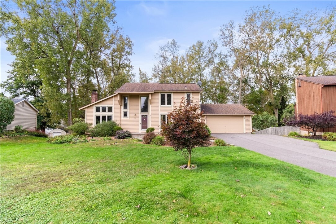 Primary Photo - 31 Misty Pine Rd