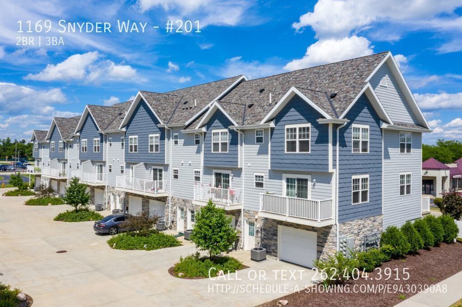 1169 Snyder Wy, Oconomowoc, WI 53066 Townhome Rentals in Oconomowoc