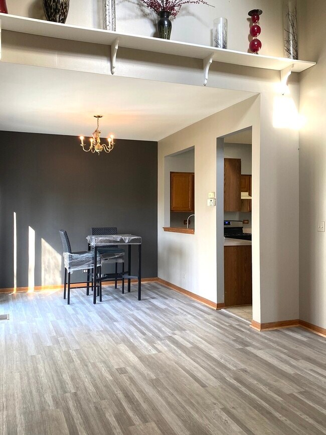 Building Photo - 132 Cammeron Ct