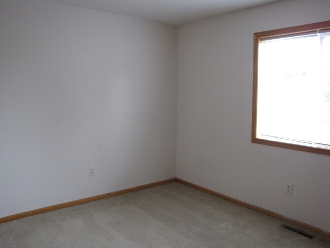 Foto del edificio - Charming *3bedrm* 2.5Bath town home open f...