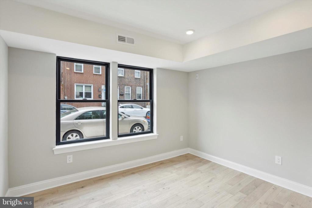 Primary Photo - 1164 S 18th St