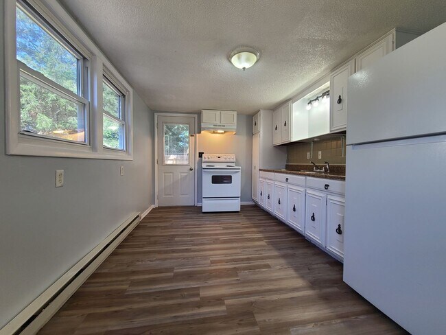 Foto del edificio - Spacious 3-bedroom, 1-bathroom home in Baroda