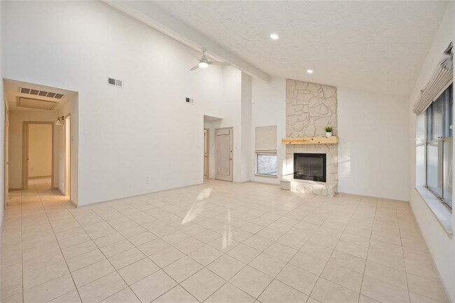 Foto del edificio - 2623 Radcliffe Dr