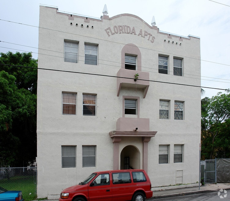 1050 NW 2nd Street