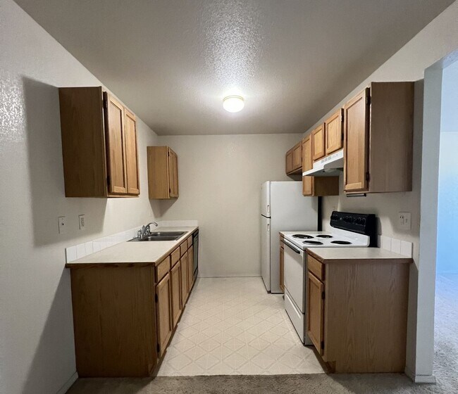 Foto del edificio - 2 Bedroom, 1 Bathroom Apartments - Minutes...