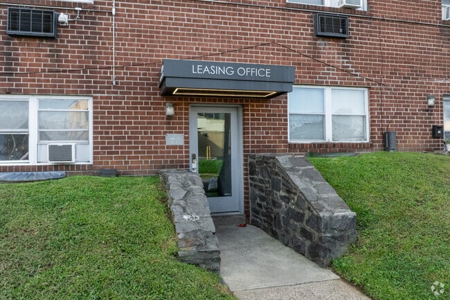 Building Photo - Longshore Apartments