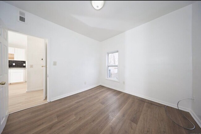 Foto del edificio - 222 Howard Ave