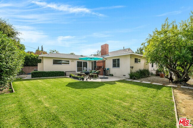 Foto del edificio - 11889 Tiara St