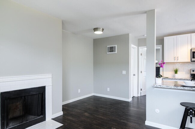 Building Photo - 3476 Monroe Ave