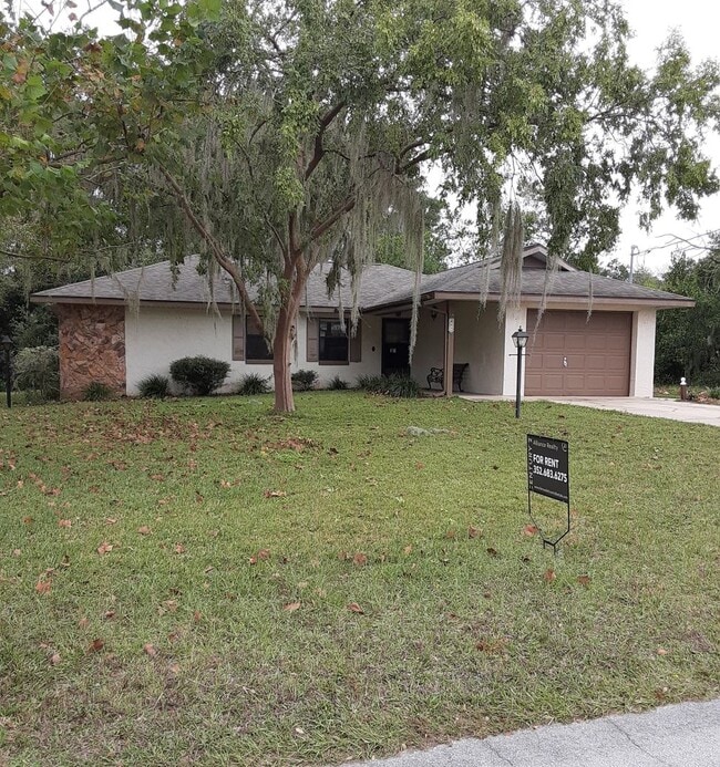 Building Photo - 805 Hemlock St