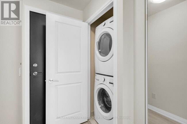 Photo du bâtiment - 3260 Sheppard Ave E