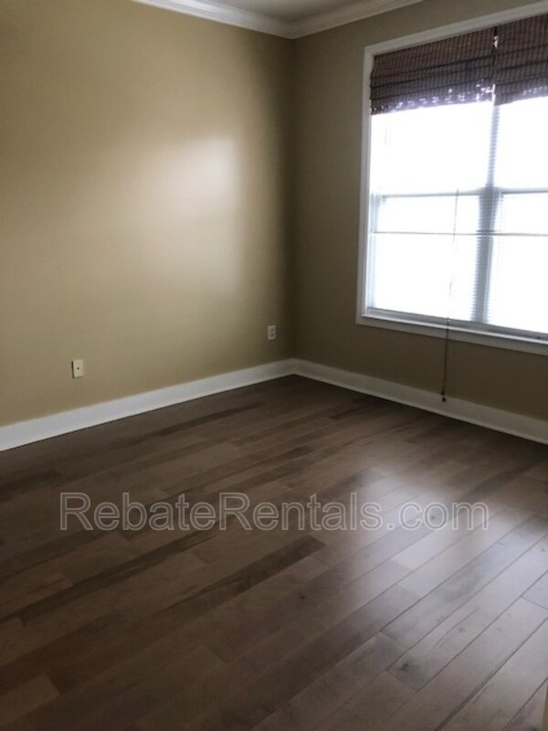 Foto del edificio - 10435 Mid Town Pkwy