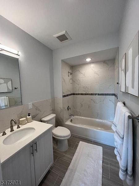 Building Photo - 532 Mulberry St