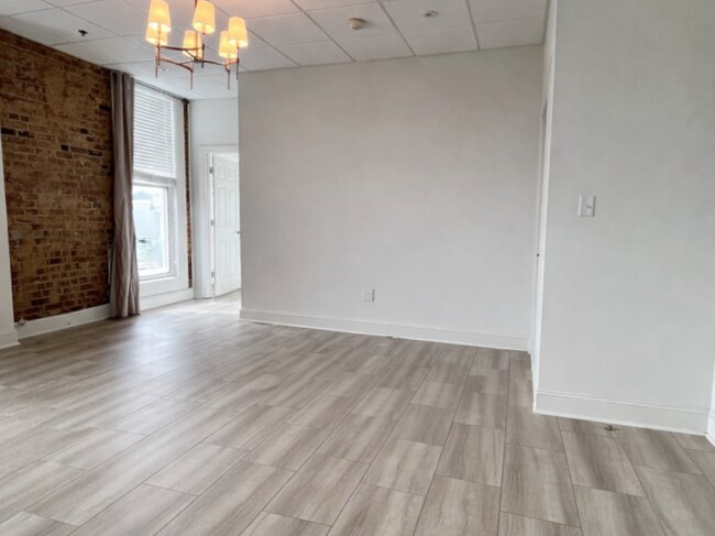 Building Photo - 201 E Lafayette St