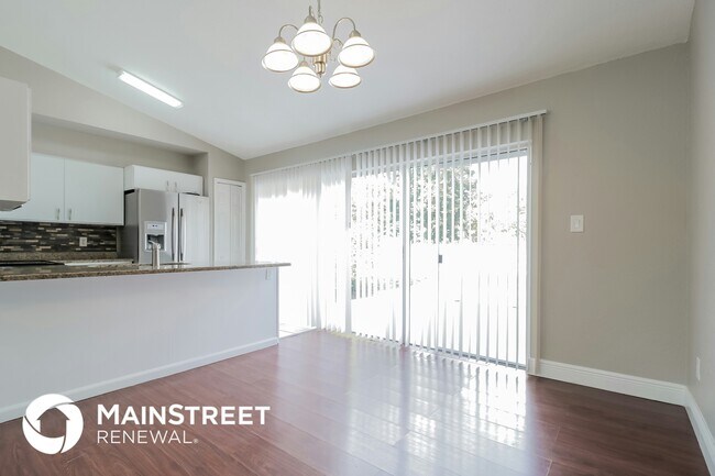 Foto del edificio - 8011 Killian Dr