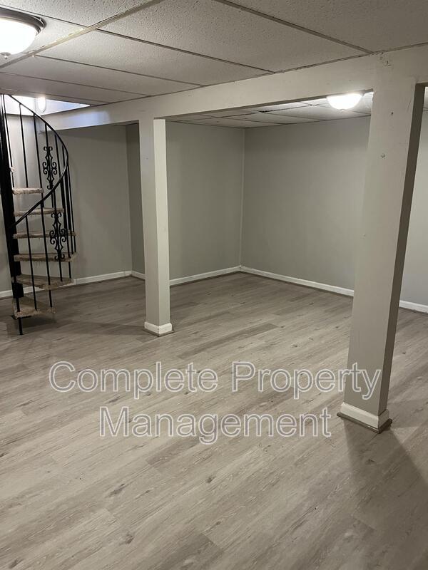 Building Photo - 500 Templeton Rd