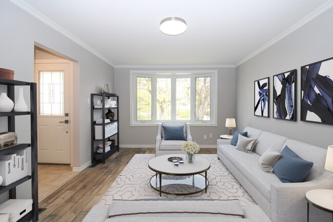Building Photo - 8 A Springbrook Dr