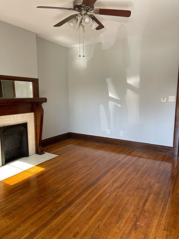 Foto del edificio - 76 W Greenwood Ave