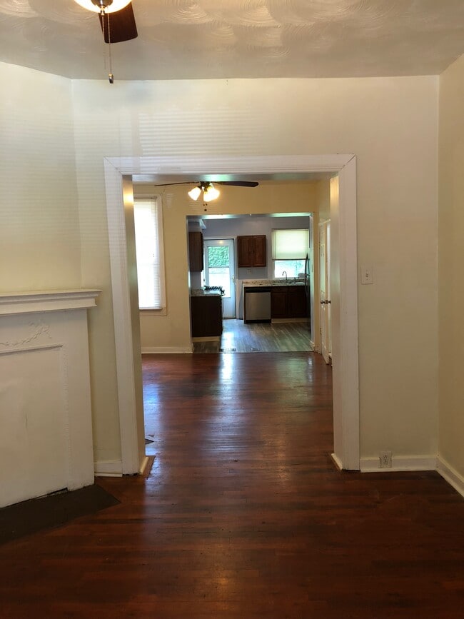 Living Room - 637 Collins Ave
