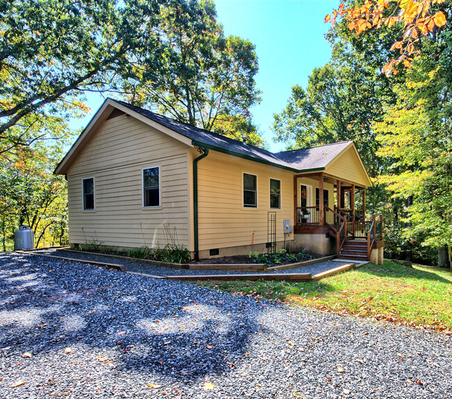 Building Photo - 323 Sharon Sweeney Ln