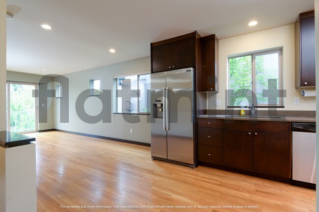 Foto del edificio - 1512 44th Ave SW