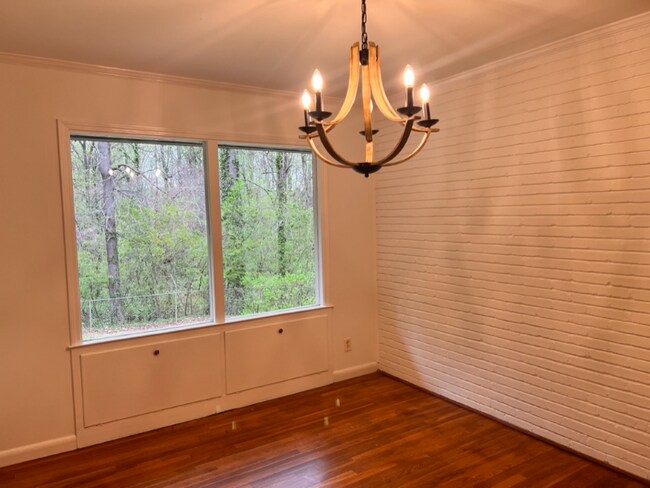 Foto del edificio - 2733 Redding Rd NE