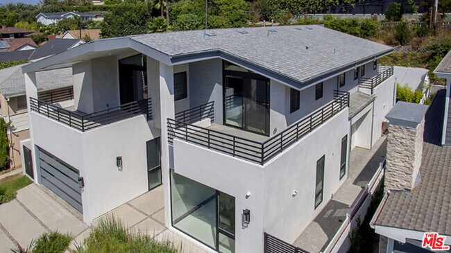 Foto del edificio - 2122 Castle Heights Ave