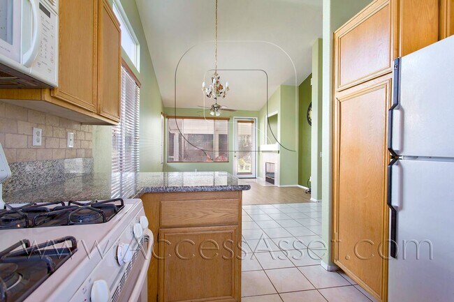 Foto del edificio - Single Story 3 Bedroom, 2 Bath Gem Home In Corona!