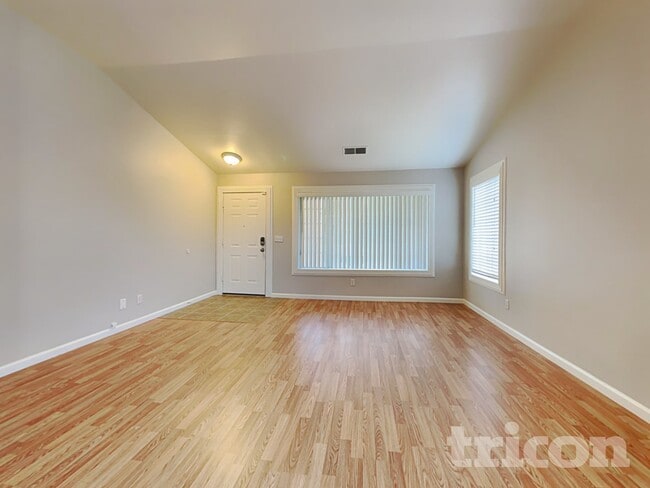 Building Photo - 1436 Northwood Dr