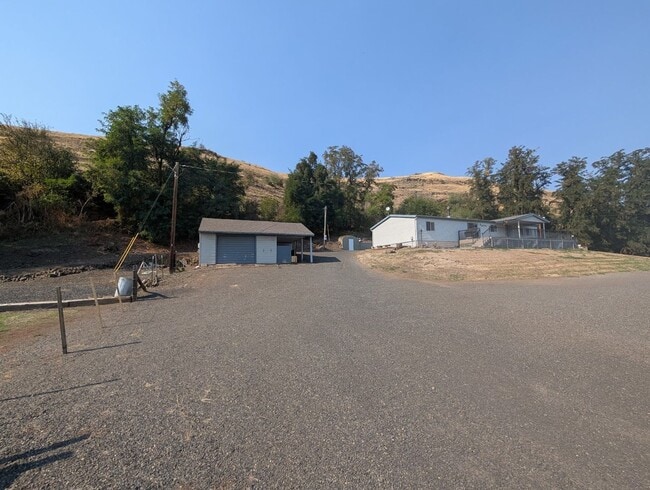 Building Photo - Spacious Horse Property on Thunderhill Roa...