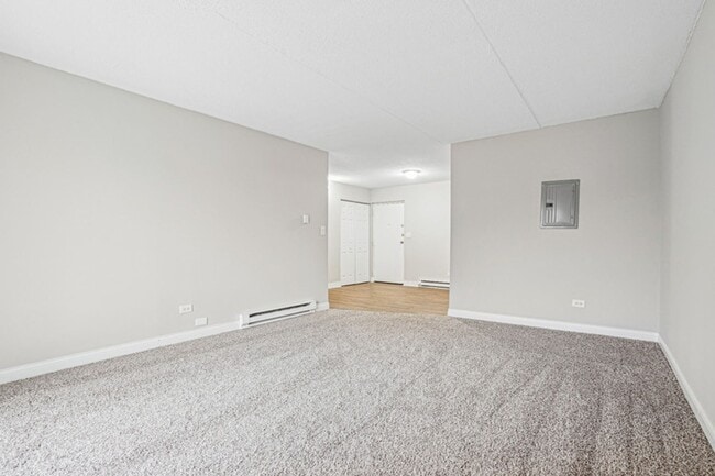 Building Photo - Medinah Terrace