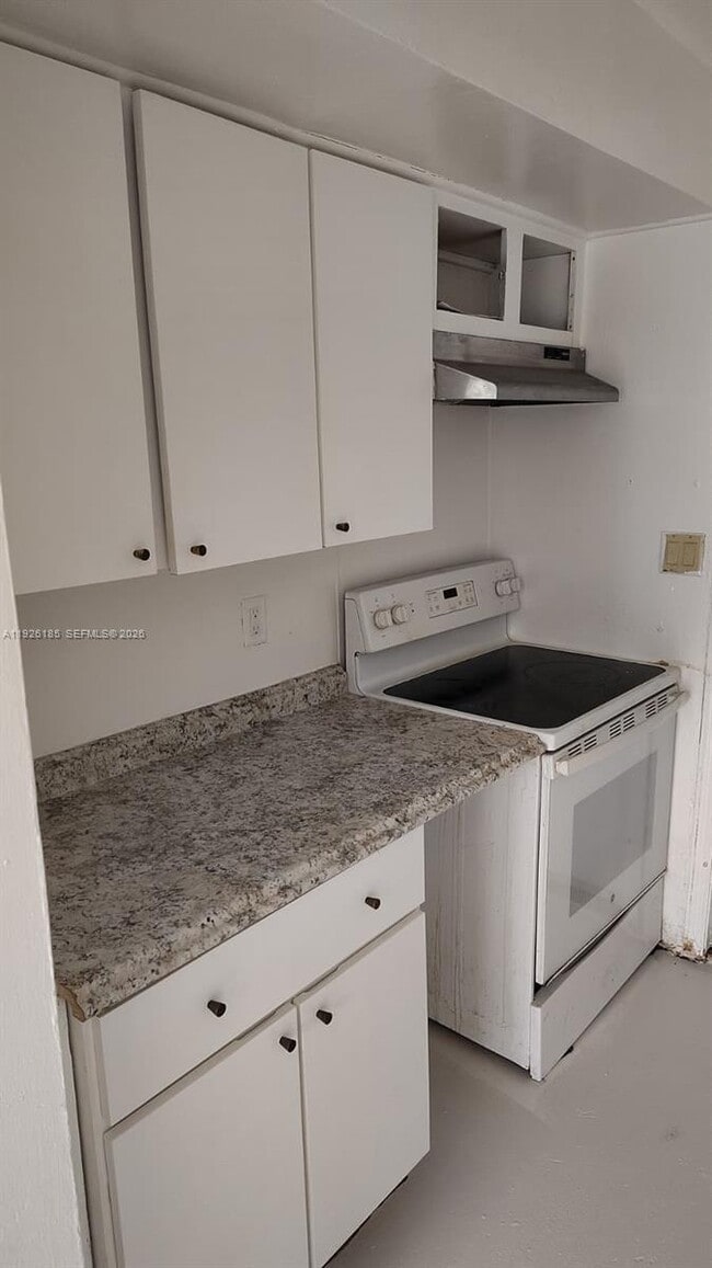 Building Photo - 1940 NE 2nd Terrace