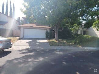 Building Photo - 372 Danbury Cir