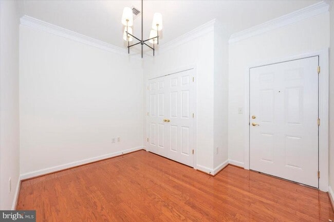 Building Photo - 35 E All Saints St