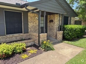 Building Photo - 1814 Yarborough Dr