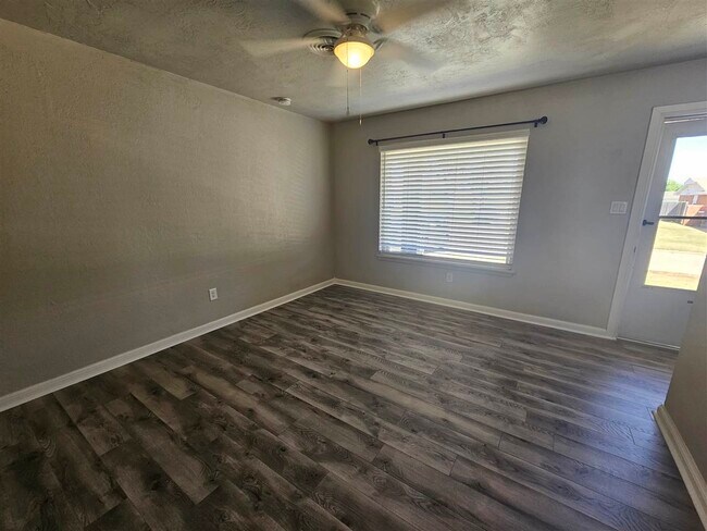 Foto del edificio - 5314 NW Glenn Ave