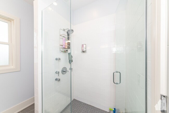 Foto del edificio - 3049 N Clybourn Ave