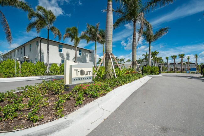 Building Photo - 3944 SE Caladium Ct
