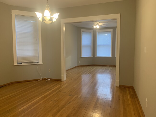 Foto del edificio - 2252 W Leland Ave