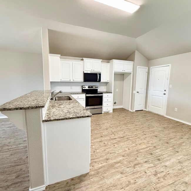 Building Photo - 1020 Preston Trails