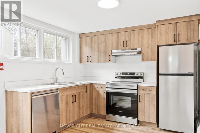 Building Photo - 24 Ottawa St